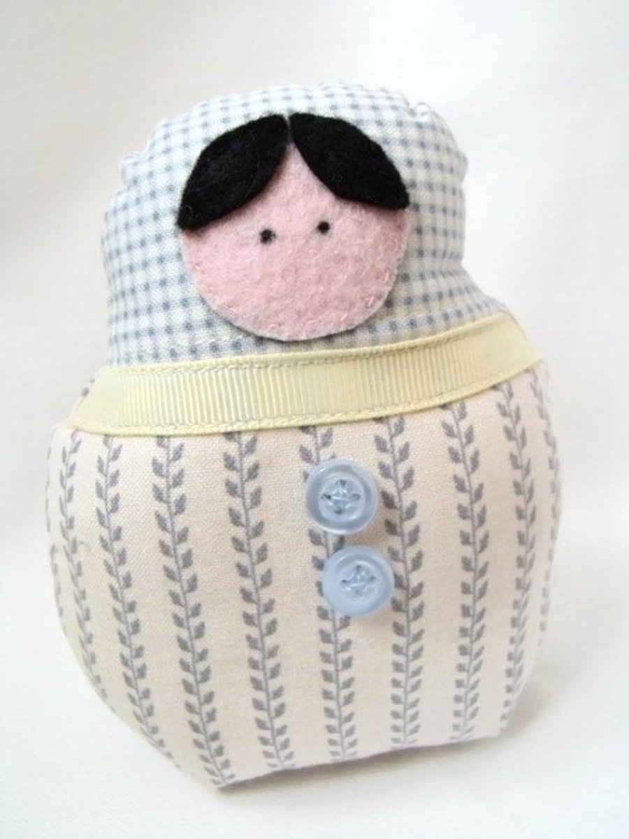 small graduated russian matryoshka nesting display art doll, 4.5 inches