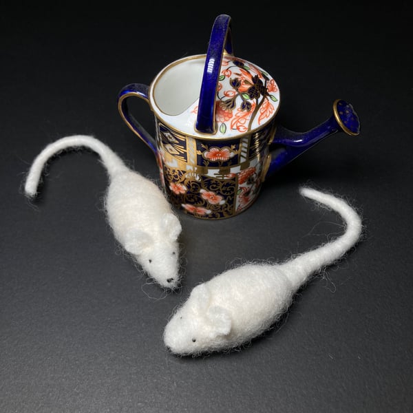 White mouse needle felted