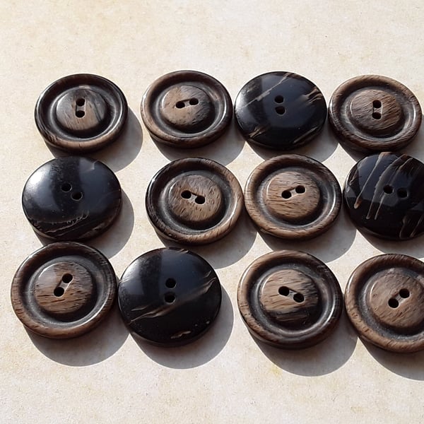 22.4mm (7 8") 36L Polyester Brown mix Buttons