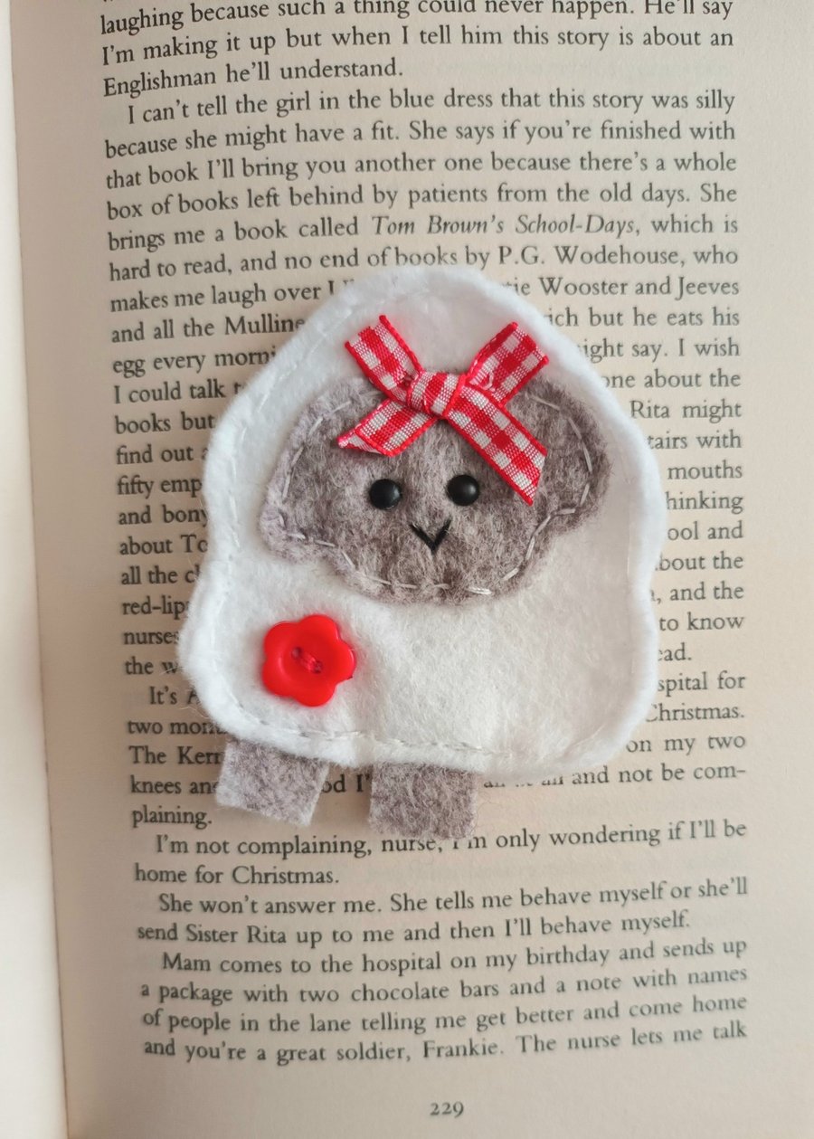 'Sheep' bookmark,love to read,books,letterbox gift,reading,teacher,books (red)