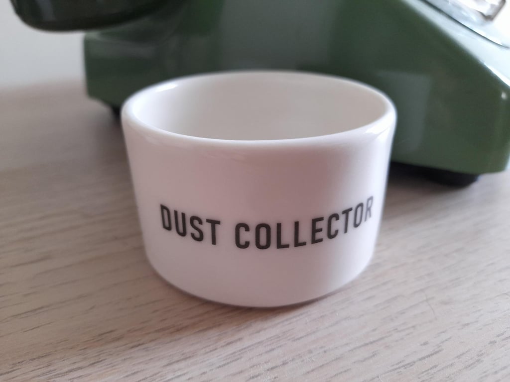Dust collector porcelain vessel