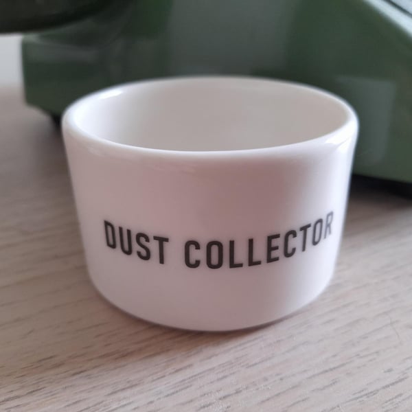 Dust collector porcelain vessel