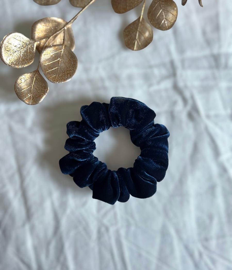 Navy Velvet Scrunchie - Regular