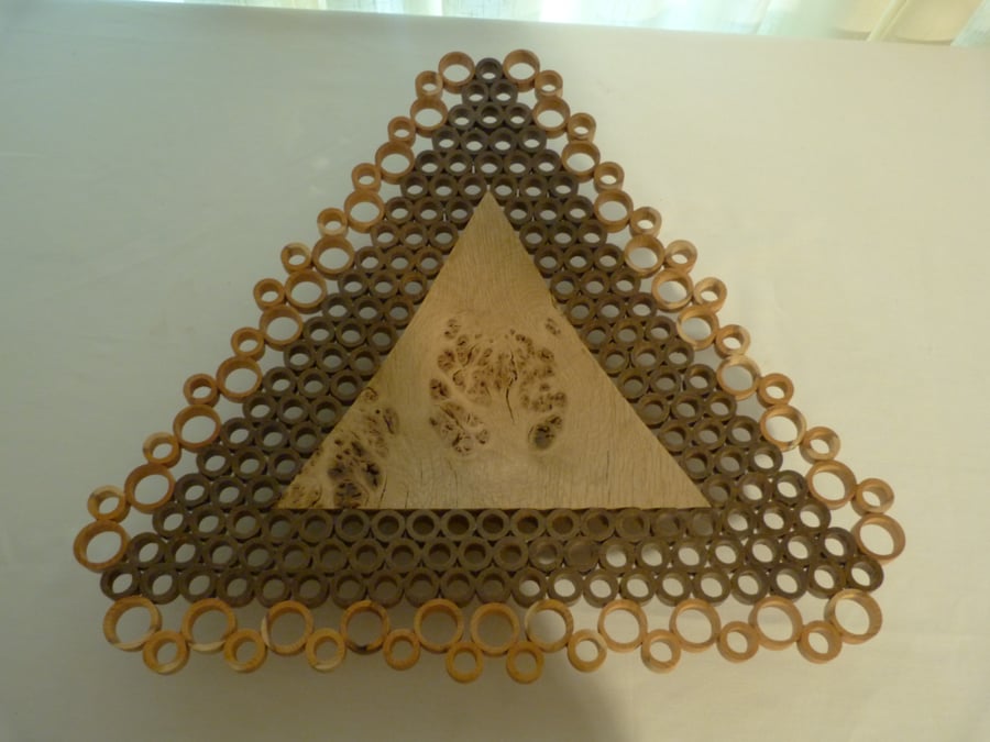 Triangular fruit bowl