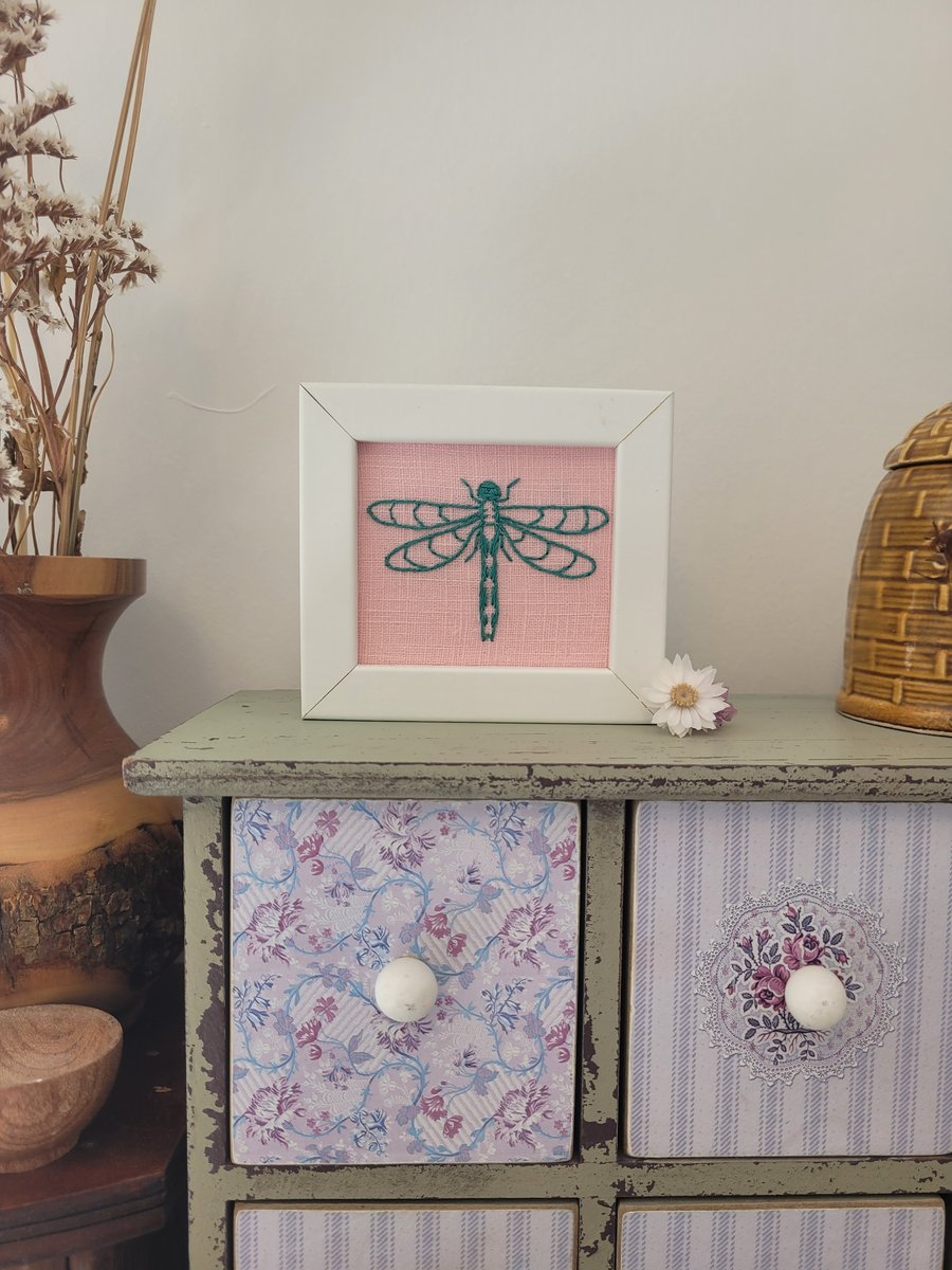 Hand embroidered - Dragonfly Mini