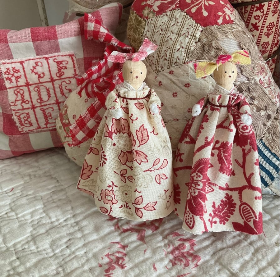 Pair of Peg Dolls
