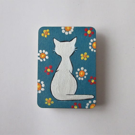 Magnet with Hand Painted White Cat on Wood