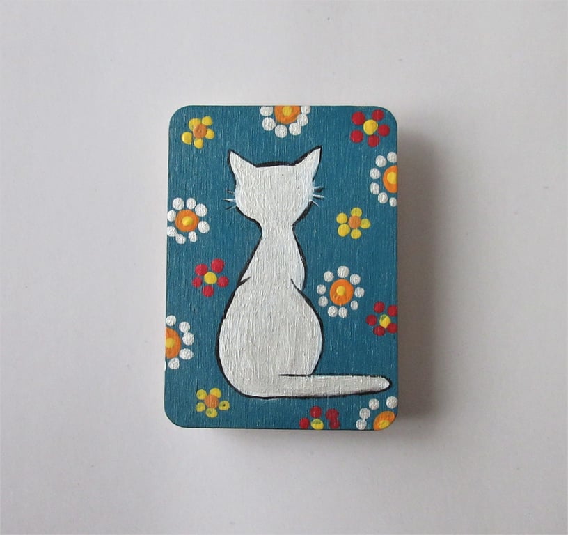 Magnet with Hand Painted White Cat on Wood