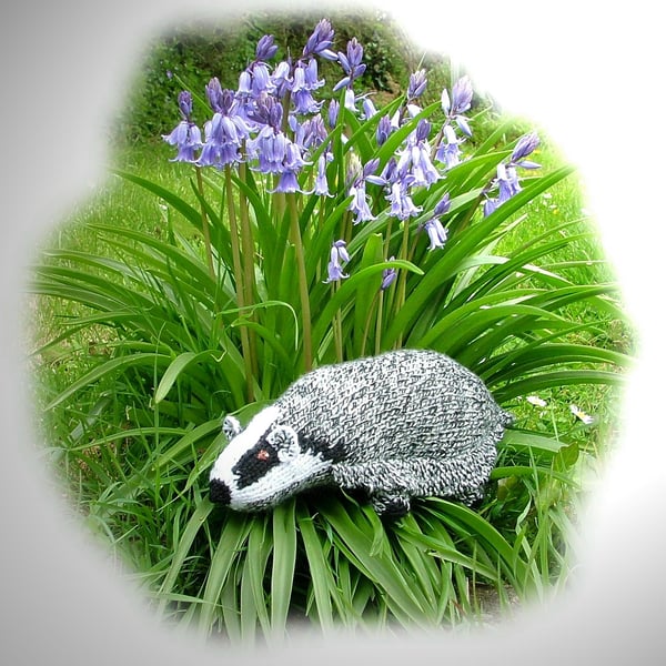 BADGER knitting pattern by Georgina Manvell