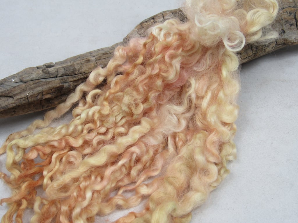20g Naturally Dyed Peach Masham Locks