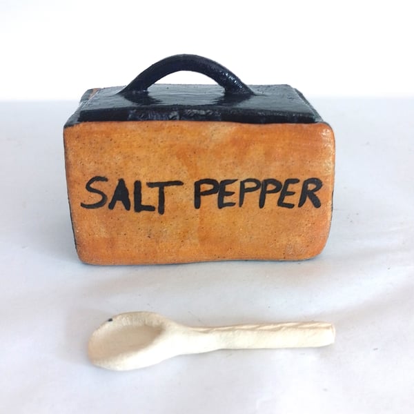 Salt and pepper box with lid,Pottery hand made condiment holder, salt celler
