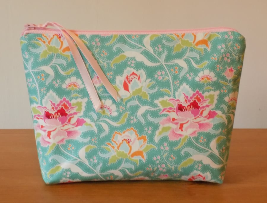 Tilda Floral Fabric Make Up Bag Case Cosmetics Purse Pouch Cotton Fabric Lined