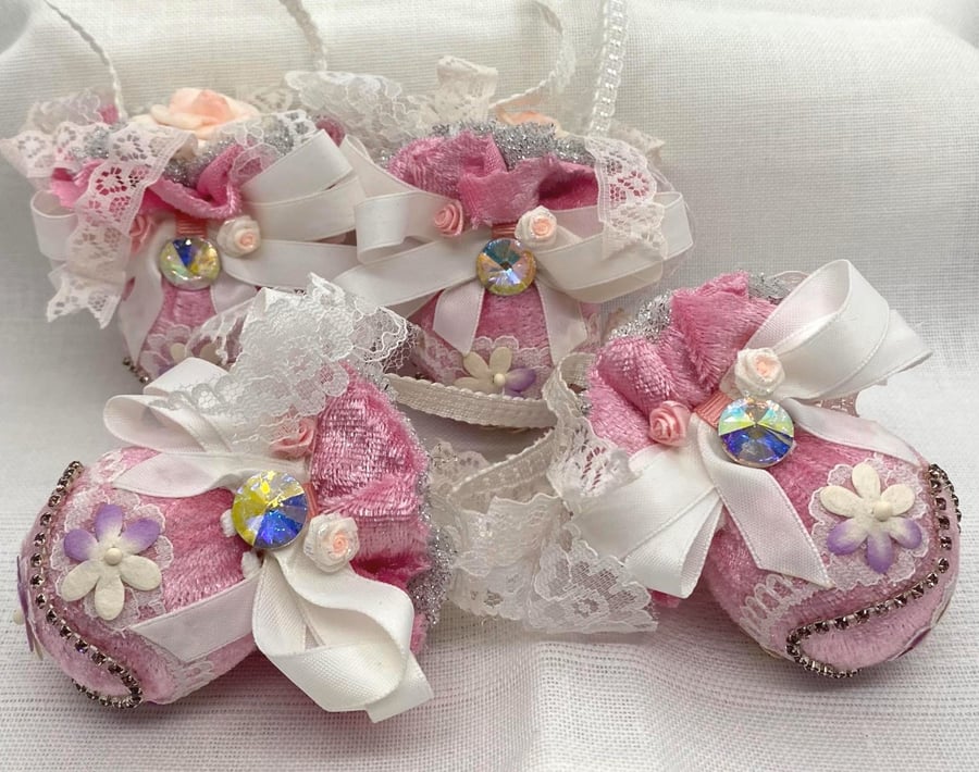 Set of 4 Pink Shabby Chic Christmas Baubles with Lace and Roses