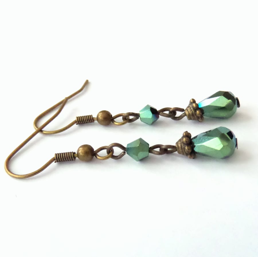 Metallic green crystal vintage-style earrings 