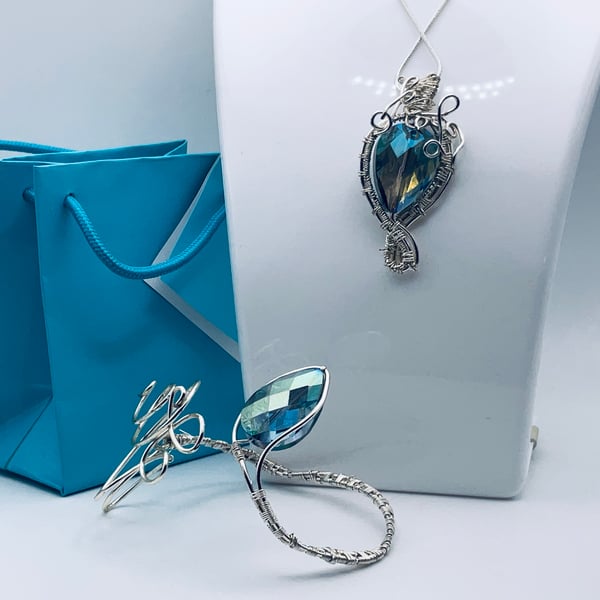 Bargain buy blue Preciosa crystal pendant