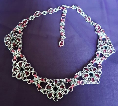 Captive bead chainmaille necklace