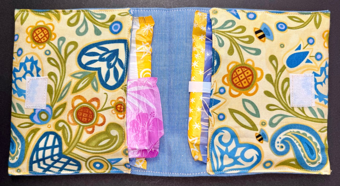 Discrete privacy pack with abstract bees and leaves