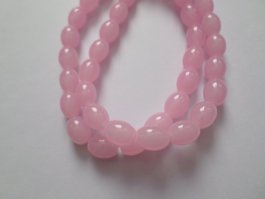30 x Imitation Jade Glass Beads - Oval - 11mm x 8mm - Pale Pink 