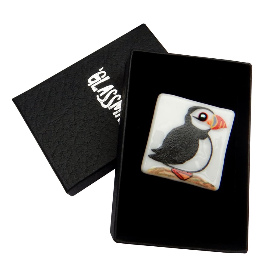 HANDMADE FUSED DICHROIC GLASS 'PIPPA PUFFIN' BROOCH.