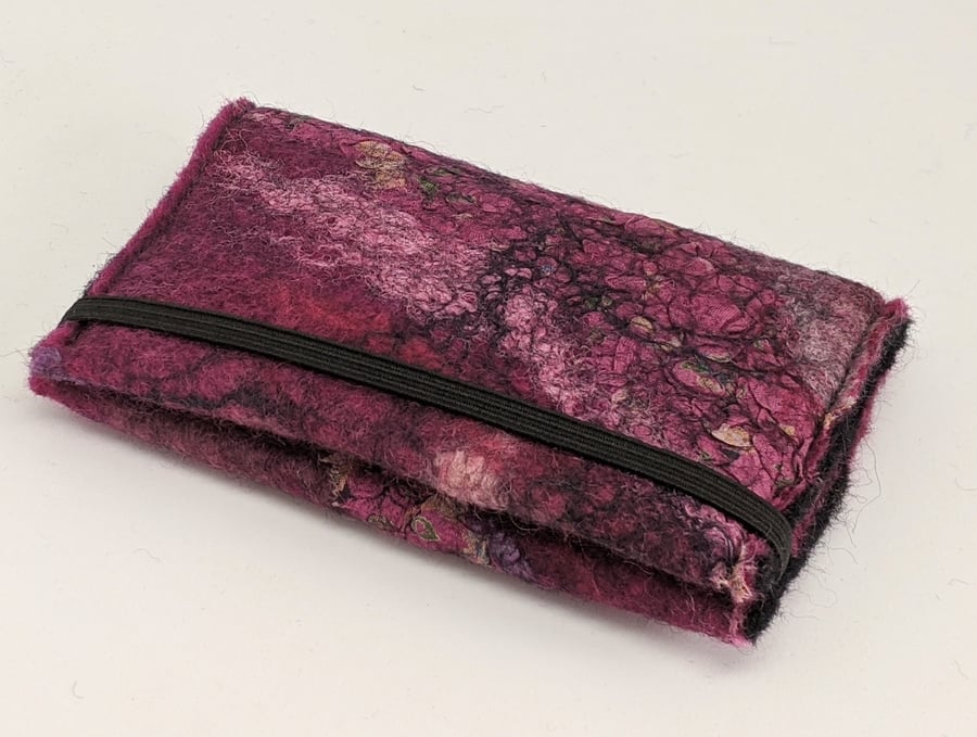 Credit card wallet: felted wool - deep pink