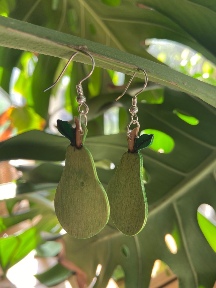 I’d like a ‘pear’ of earrings!