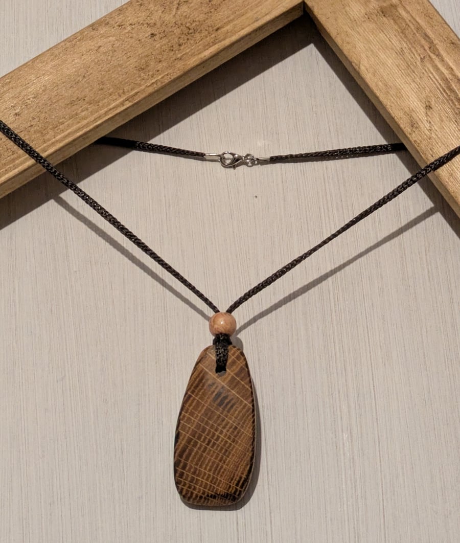 Oak wooden necklace