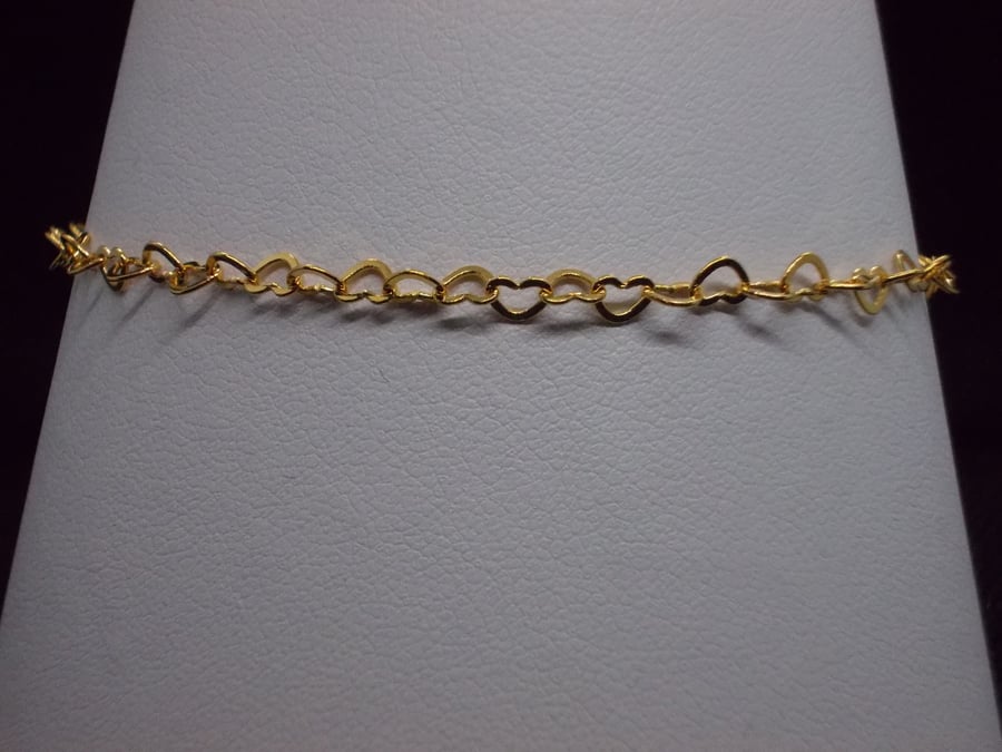 Delicate heart chain link bracelet