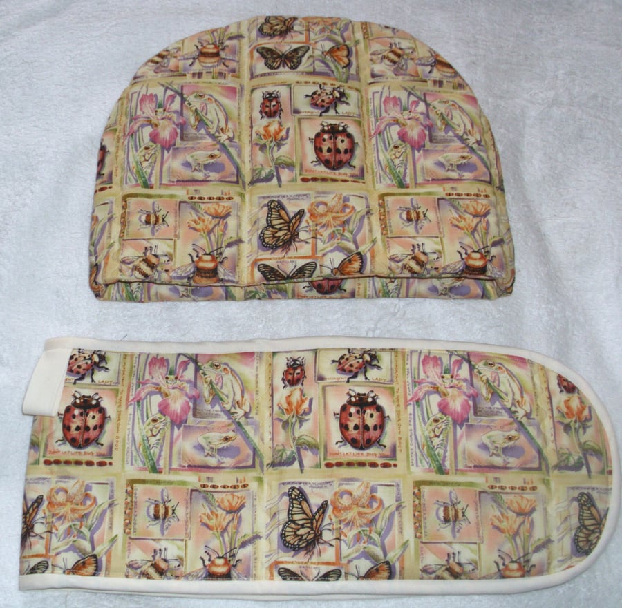 Butterflies, Bugs and Bees tea cosy and oven glove set