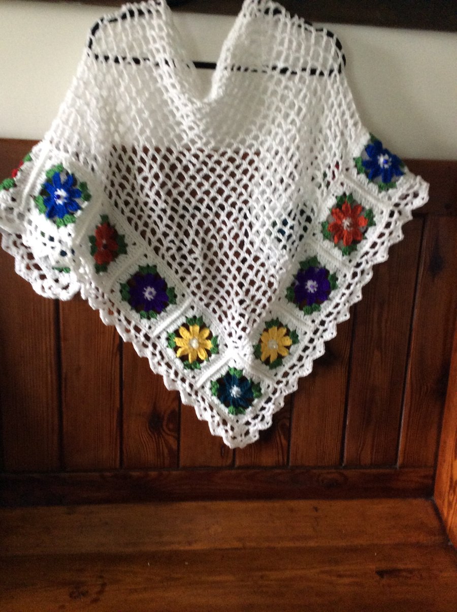 Flower lace shawl