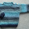 crochet baby jumper (ref F 542)
