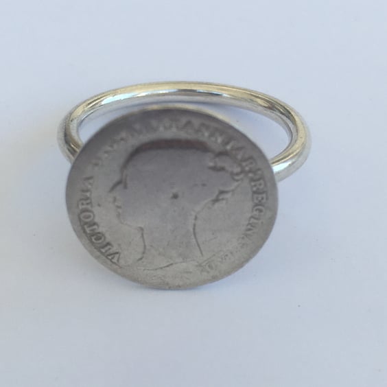 Young Victoria Threepence Ring
