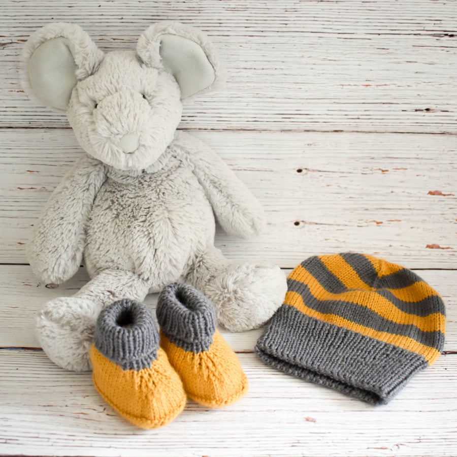 SOLD - Hand Knitted baby booties and hat set Grey and Ochre - 0-3 months