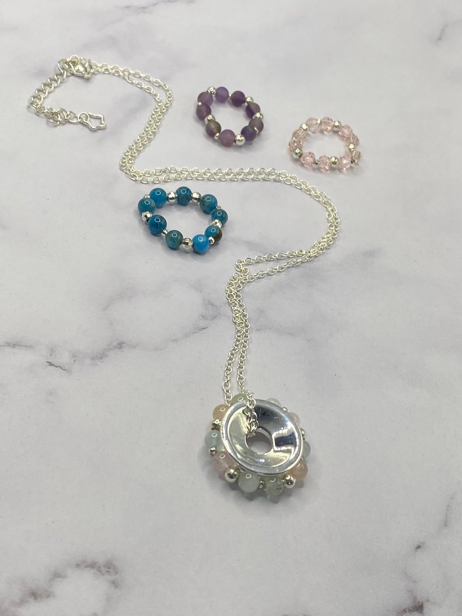 4 Looks in 1 silver plated pendant with amethyst, beryl and blue apatite