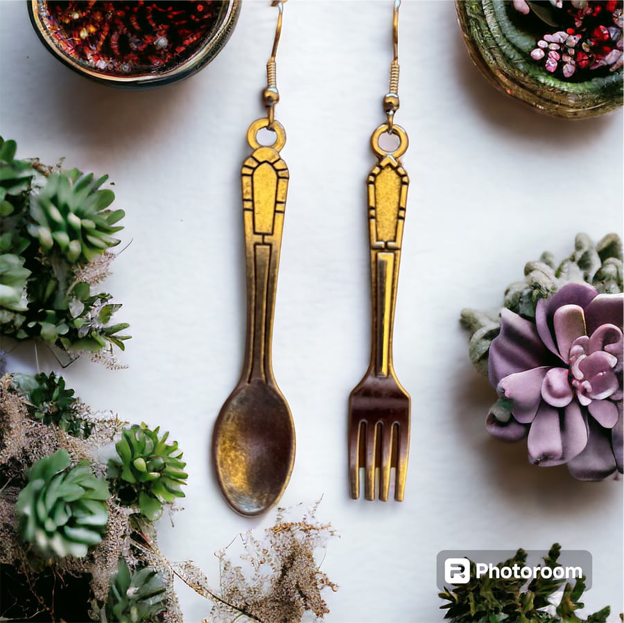 Cutlery droplet earrings 