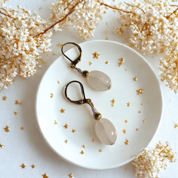 Cloudy White and Gold Droos