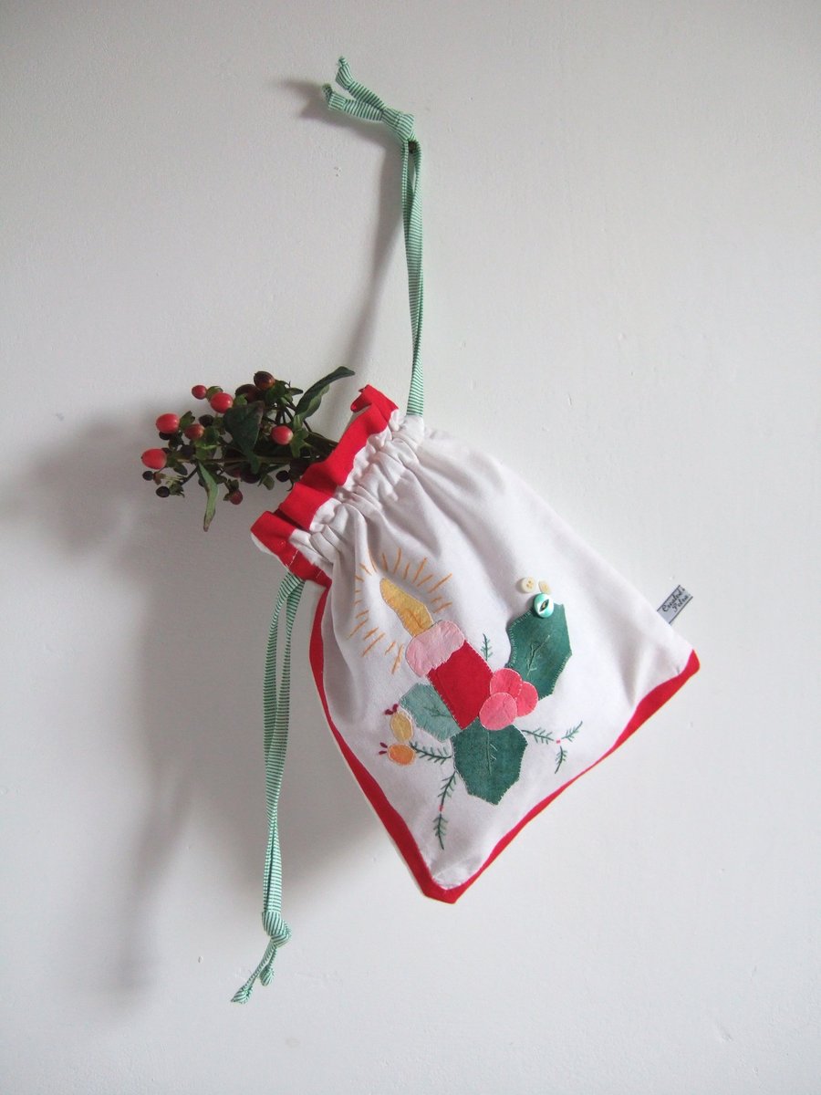 Christmas drawstring bag, reusable wrapping, with vintage fabric Advent candle.