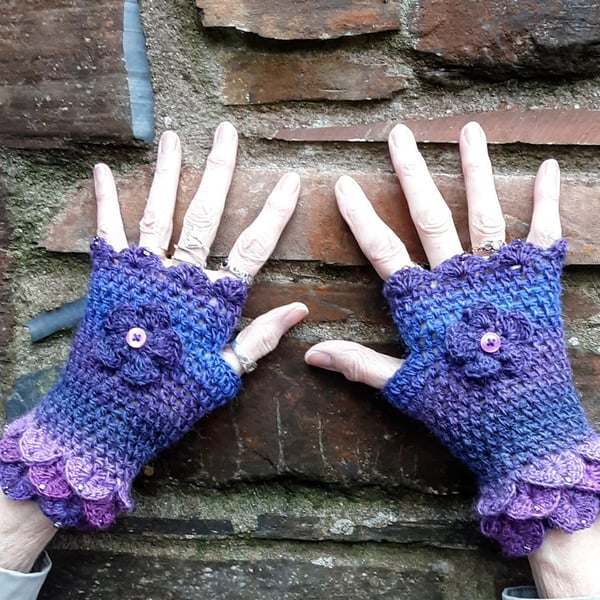 Wrist warmers. Fingerless gloves. Crochet gloves. Eye catching. Free UK postage.