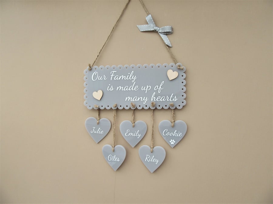 Personalised Family plaque. "Our Family is made up of many hearts" Housewarming 