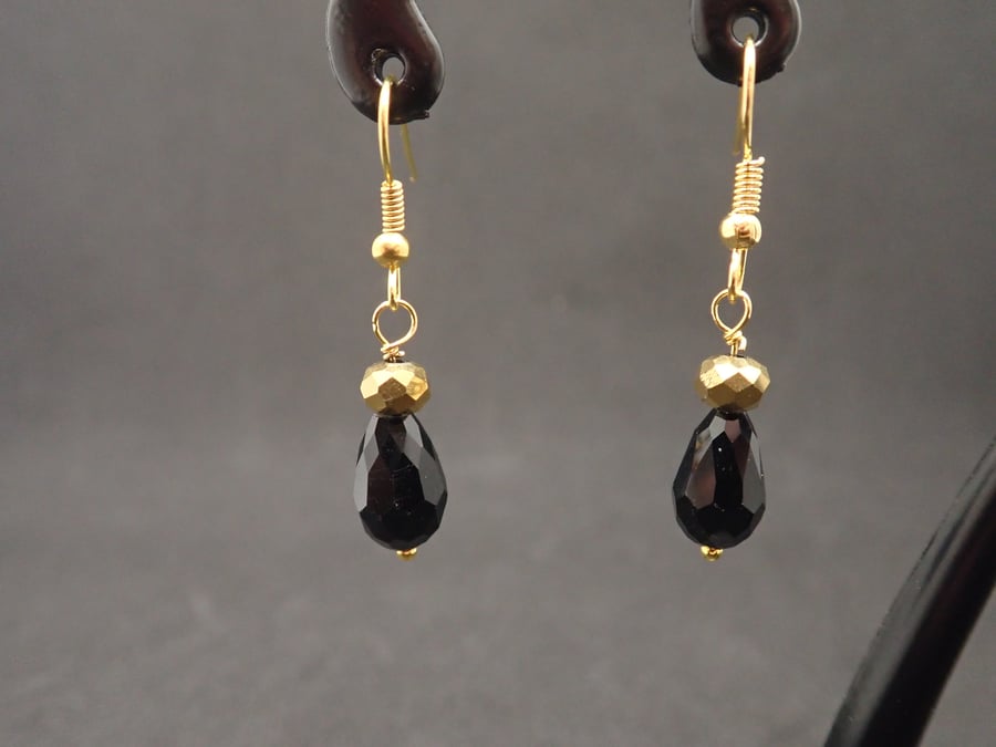 Black and Gold Beaded Earring