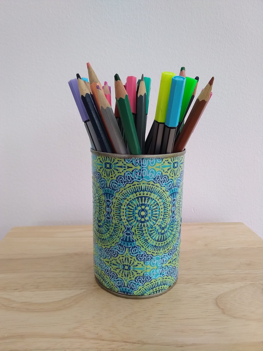 Stationary storage pot