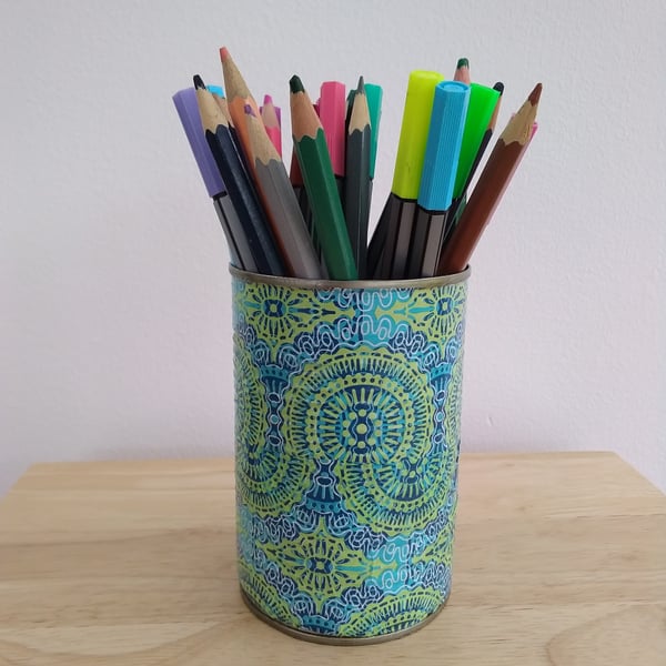Stationary storage pot