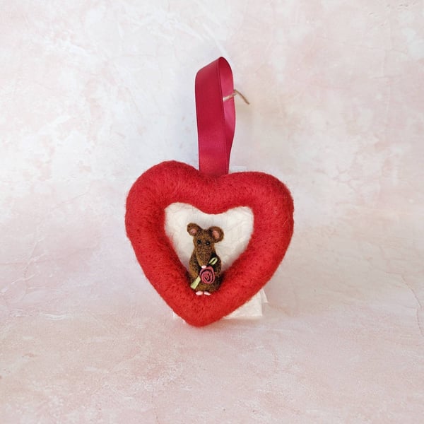 Valentine’s Mouse Decoration, Love Heart Wreath