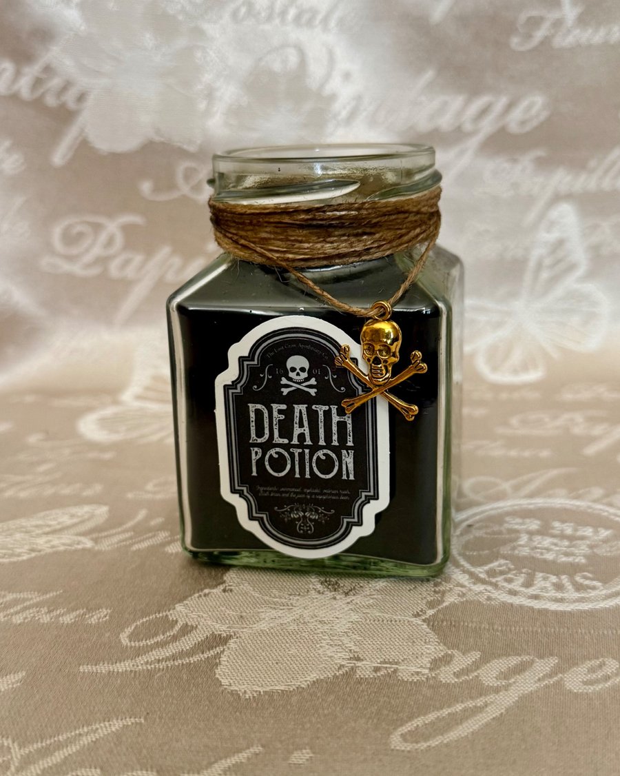 Death Potion Gothic Candle – Spooky Halloween Apothecary Decor