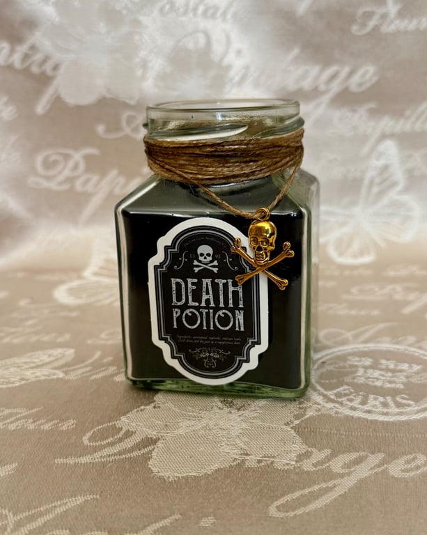 Death Potion Gothic Candle – Spooky Halloween Apothecary Decor