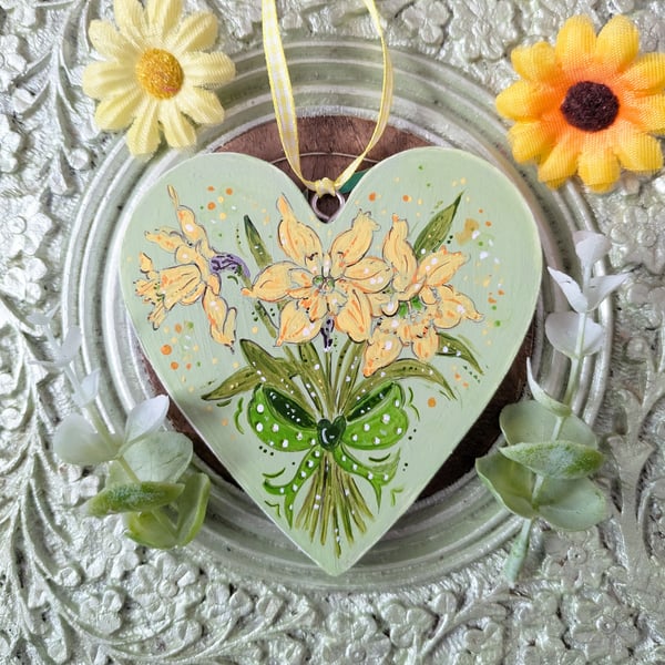 Daffodil hand-painted wooden heart decoration 