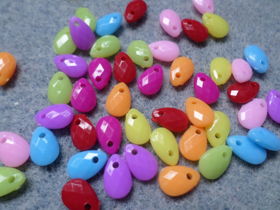 50 x Acrylic Drop Pendants - Faceted Oval - 9mm - Mixed Colour 