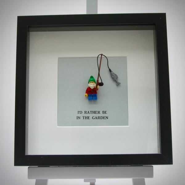 I'd Rather be in the Garden mini Figure frame.