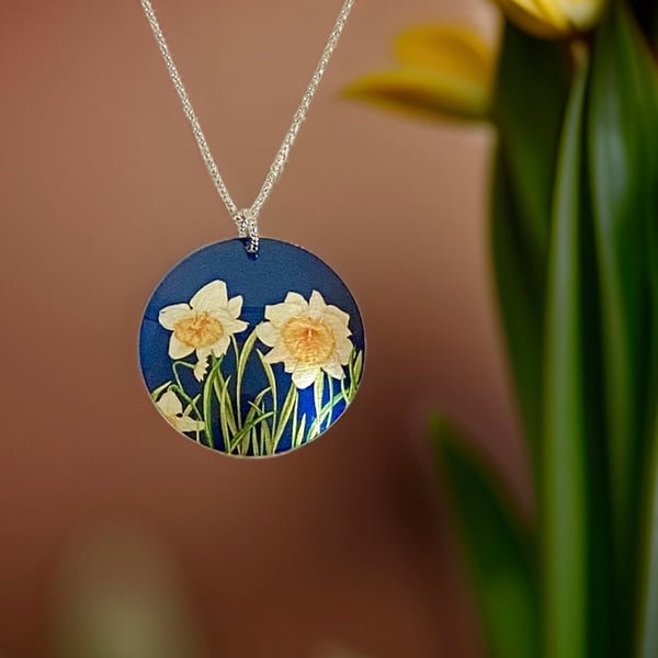 Daffodil necklace, 32mm yellow, blue, floral disc pendant on a fine chain. (791)