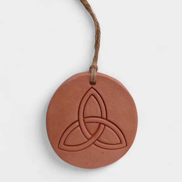 Triquetra Round Terracotta Hanging Aromatherapy Diffuser
