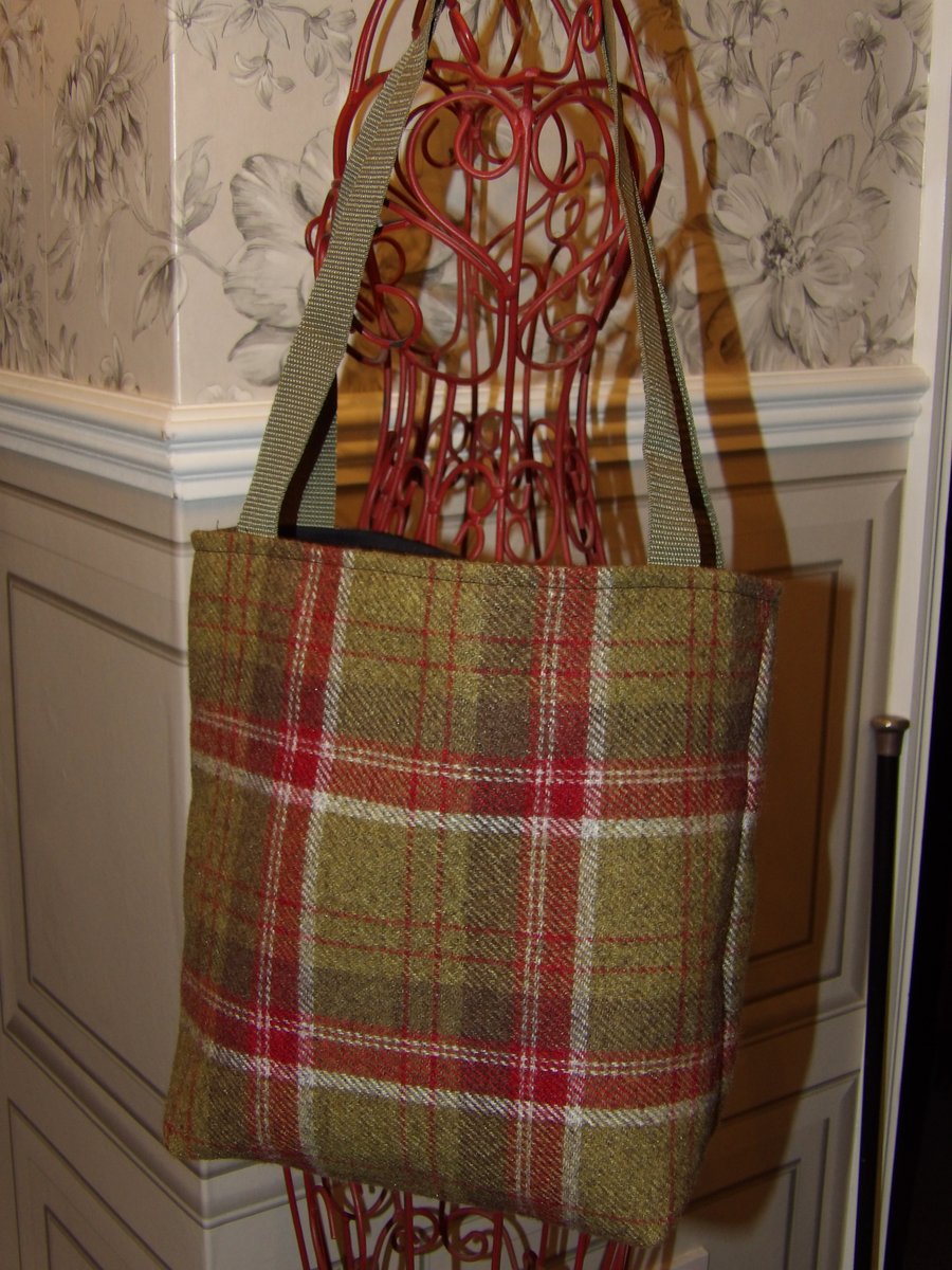 Lovely wool fabric lined tote bag (showerproof) greens and reds Great colours 